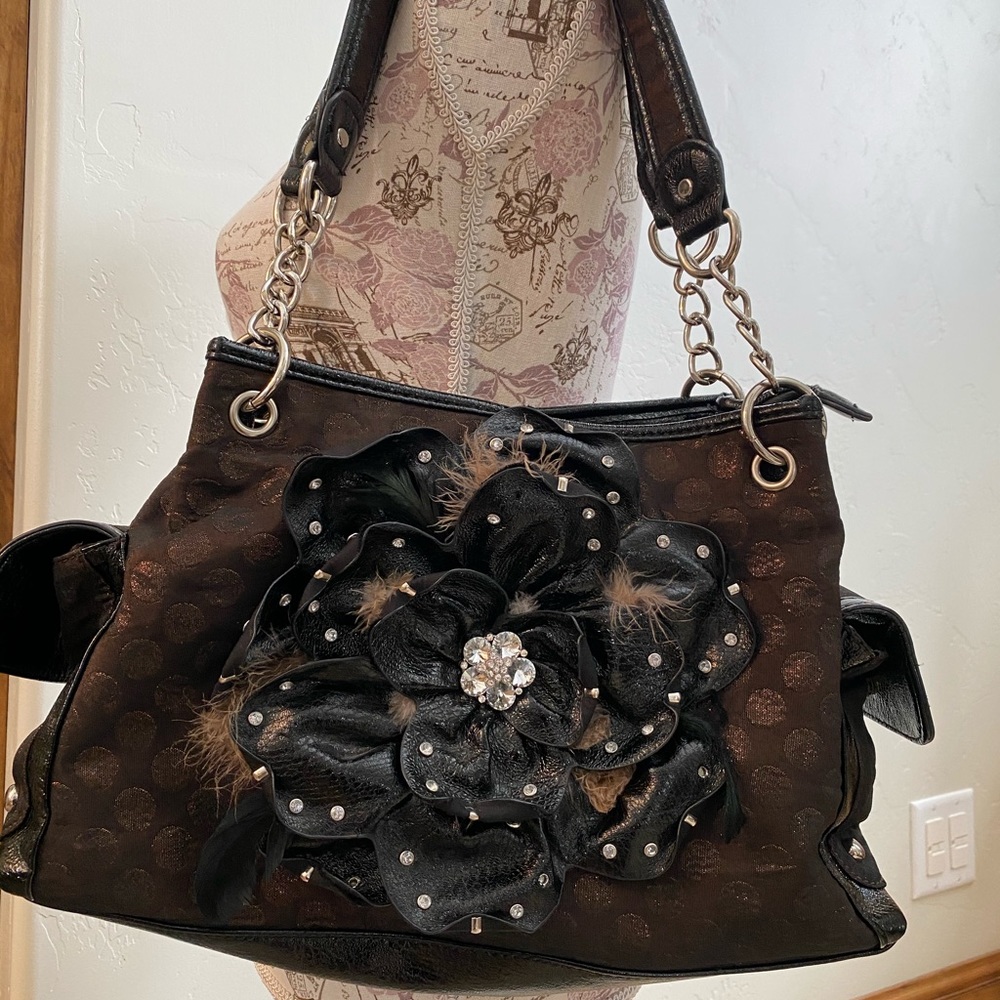 Hananel Shoulder bag.